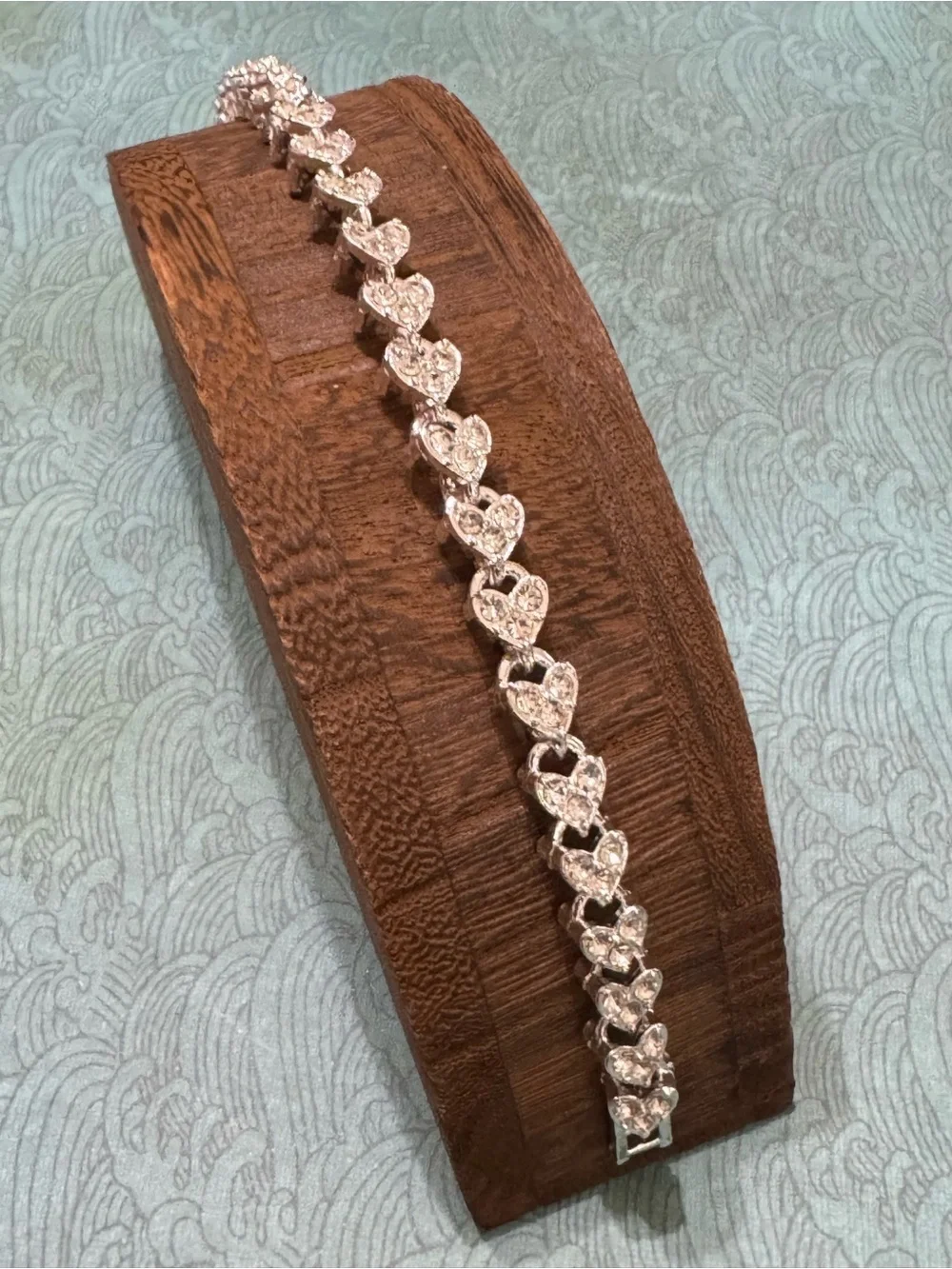 HEART SHAPE WITH RHINESTONES BRACELET